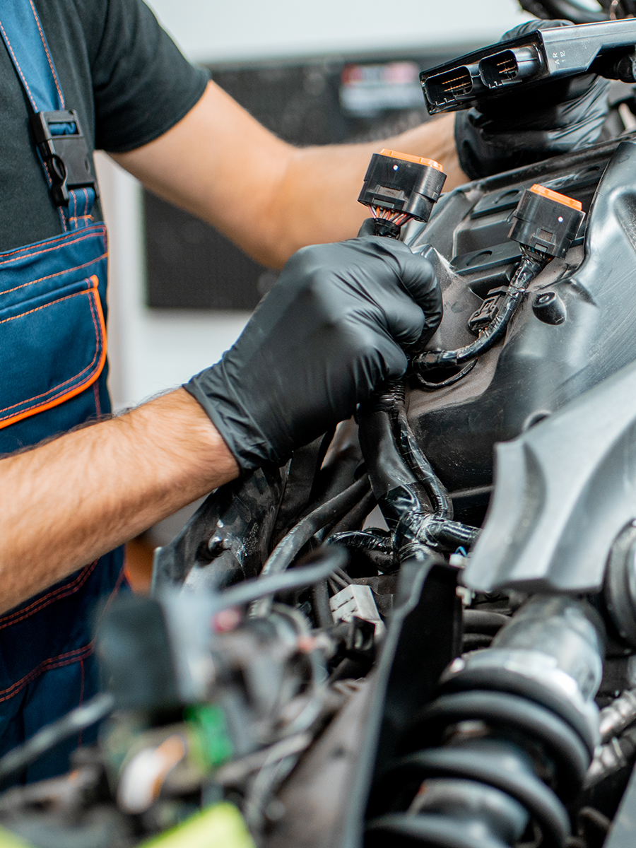 VELRO-GARAGE-TALLER-MECANICO-MOTOS-ARREGLAR-REPARACION-MOTOS
